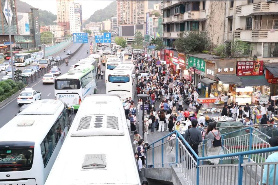 五一期間貴陽旅游市場火爆，集散中心高效服務(wù)獲游客點(diǎn)贊